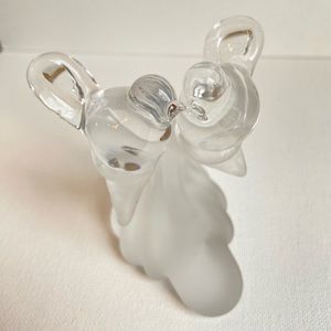 Kissing love birds on a branch figurine in clear and frosted glass